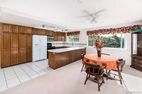 10716 Meadow Glen Way E, Escondido, CA 92026 photo 4