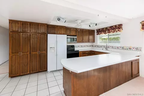 10716 Meadow Glen Way E, Escondido, CA 92026 photo 5