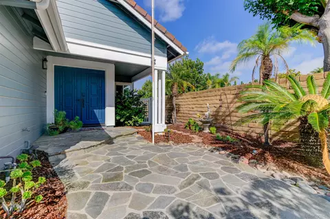 1905 Vineyard Ave, Vista, CA 92081