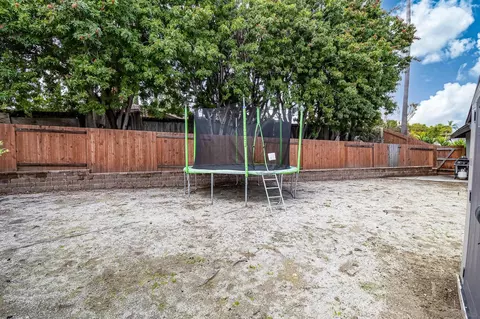 Exterior - 910 Ruby Dr, Vista, CA 92083 photo 8 of 13