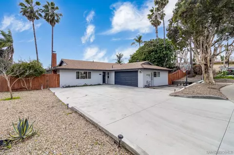 Exterior - 910 Ruby Dr, Vista, CA 92083 photo 2 of 13