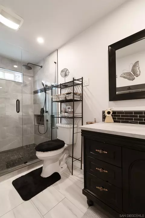 Bath - 910 Ruby Dr, Vista, CA 92083 photo 2 of 6