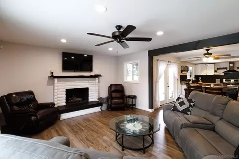 Living - 910 Ruby Dr, Vista, CA 92083 photo 6 of 7