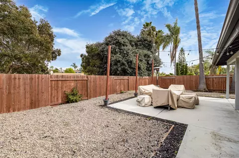 Exterior - 910 Ruby Dr, Vista, CA 92083 photo 4 of 13