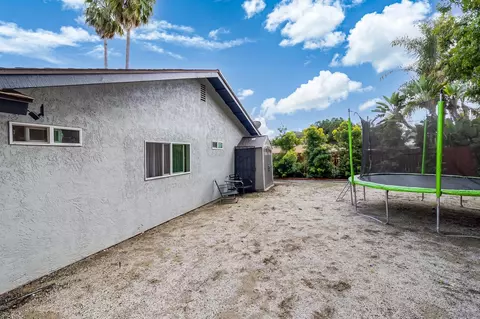 Exterior - 910 Ruby Dr, Vista, CA 92083 photo 11 of 13