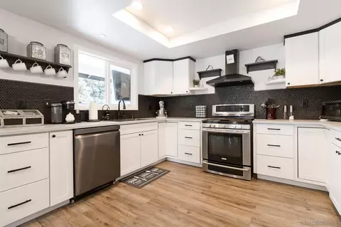 Kitchen - 910 Ruby Dr, Vista, CA 92083 photo 3 of 8