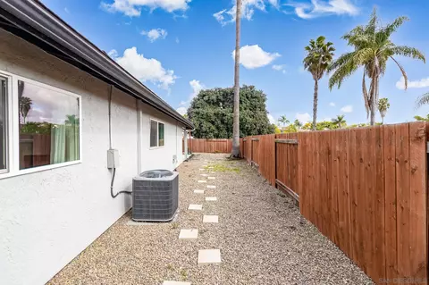 Exterior - 910 Ruby Dr, Vista, CA 92083 photo 7 of 13