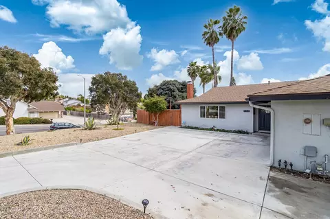Exterior - 910 Ruby Dr, Vista, CA 92083 photo 3 of 13