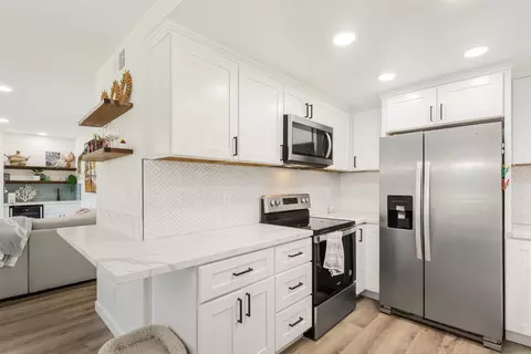 Kitchen - 1324 S Pacific #3, Oceanside, CA 92054 photo 2 of 2