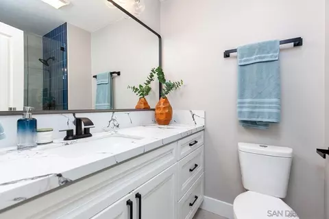Bath - 9483 Avenida Acero, Spring Valley, CA 91977 photo 2 of 6