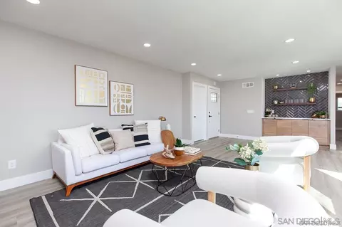 Living - 9483 Avenida Acero, Spring Valley, CA 91977 photo 7 of 8