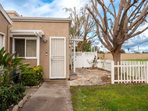 Exterior - 44511 La Paz Rd, Temecula, CA 92592 photo 3 of 7