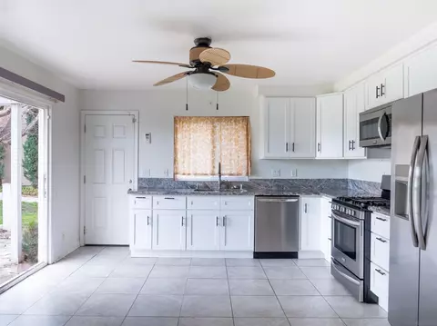 Kitchen - 44511 La Paz Rd, Temecula, CA 92592 photo 3 of 3