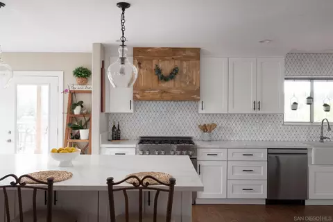 Kitchen - 14634 Colony Way, Poway, CA 92064 photo 3 of 4