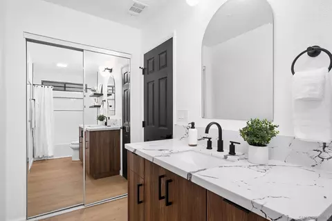 Bath - 185 Basilica St #125, Oceanside, CA 92057 photo 3 of 4