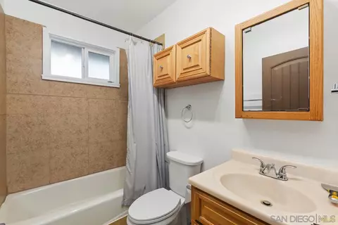 Bath - 14164 Lyons Valley Rd, Jamul, CA 91935 photo 3 of 3
