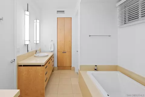 Bath - 141 Orange Ave #203, Coronado, CA 92118 photo 3 of 5