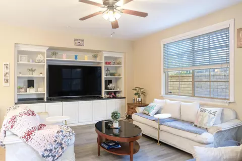Living - 31185 Black Maple Dr, Temecula, CA 92592 photo 2 of 4