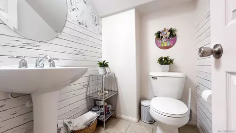 Bath - 31185 Black Maple Dr, Temecula, CA 92592 photo 1 of 2