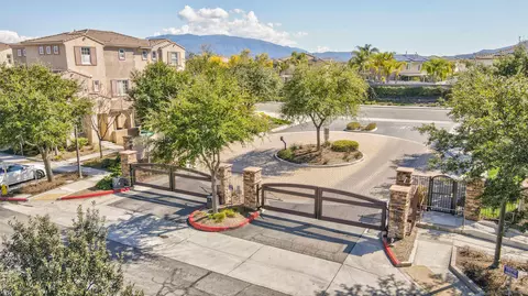 View/Area - 31185 Black Maple Dr, Temecula, CA 92592 photo 2 of 8