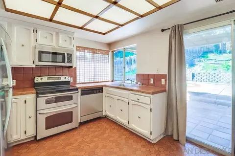 Kitchen - 13207 Idyl, Lakeside, CA 92040 photo 1 of 3