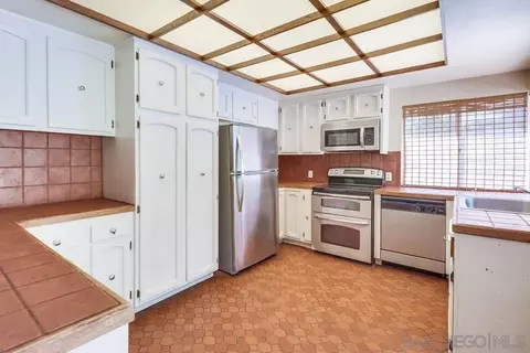 Kitchen - 13207 Idyl, Lakeside, CA 92040 photo 2 of 3
