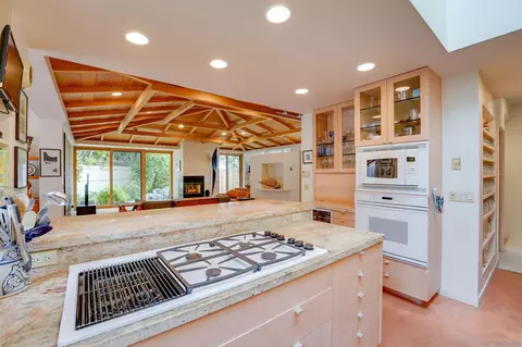 Kitchen - 3186 Bremerton Pl, La Jolla, CA 92037 photo 2 of 4