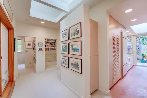 Entry Way - 3186 Bremerton Pl, La Jolla, CA 92037 photo 2 of 4