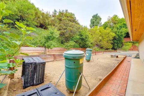 Exterior - 3186 Bremerton Pl, La Jolla, CA 92037 photo 4 of 6