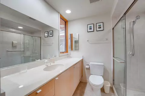 Bath - 3186 Bremerton Pl, La Jolla, CA 92037 photo 1 of 2