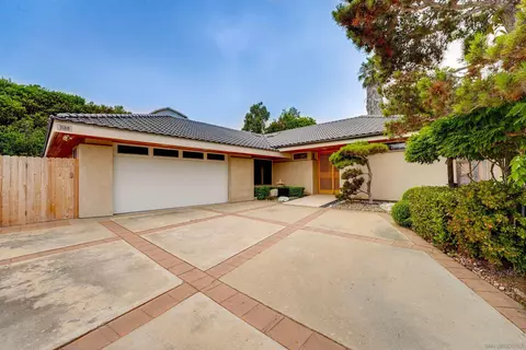 Exterior - 3186 Bremerton Pl, La Jolla, CA 92037 photo 2 of 6
