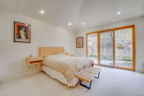 Bedroom - 3186 Bremerton Pl, La Jolla, CA 92037 photo 1 of 3