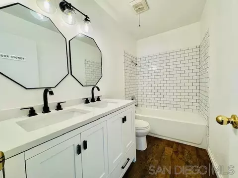 Bath - 1262 Dnvr Lan #E, El Cajon, CA 92021 photo 2 of 2