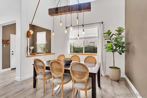 Dining - 43046 Manchester Ct, Temecula, CA 92592 photo 2 of 4