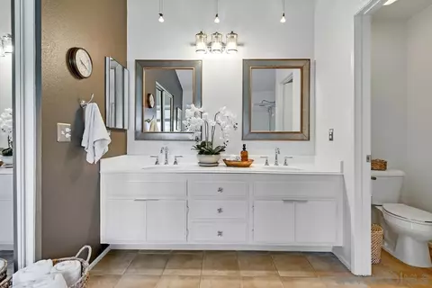 Bath - 43046 Manchester Ct, Temecula, CA 92592 photo 3 of 5