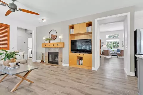 Living - 43046 Manchester Ct, Temecula, CA 92592 photo 4 of 5