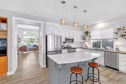 Kitchen - 43046 Manchester Ct, Temecula, CA 92592 photo 2 of 2