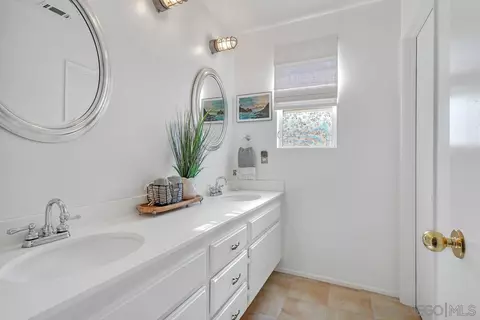 Bath - 43046 Manchester Ct, Temecula, CA 92592 photo 5 of 5