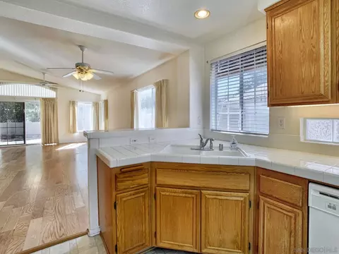 Bath - 2425 Larkspur, Alpine, CA 91901 photo 1 of 4