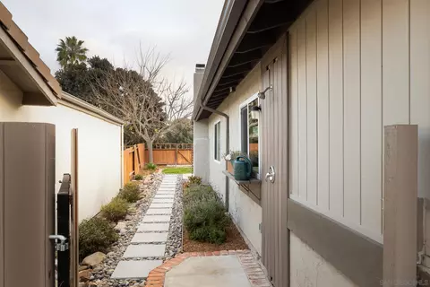 Exterior - 1759 Hill Top Ln, Encinitas, CA 92024 photo 6 of 9