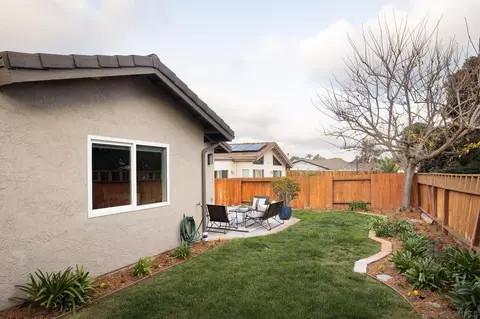 Exterior - 1759 Hill Top Ln, Encinitas, CA 92024 photo 7 of 9
