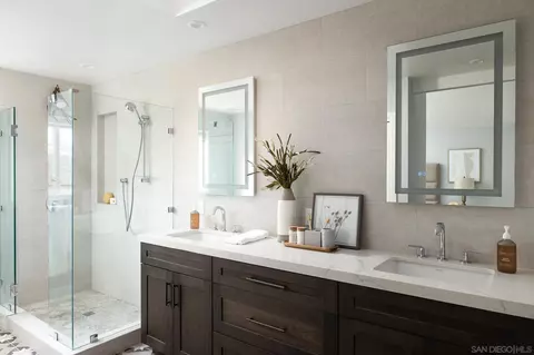 Bath - 1759 Hill Top Ln, Encinitas, CA 92024 photo 1 of 3