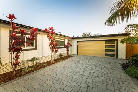 Exterior - 1011 San Andrade, Encinitas, CA 92024 photo 4 of 17