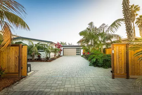 Exterior - 1011 San Andrade, Encinitas, CA 92024 photo 3 of 17