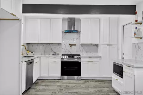Kitchen - 12517 Metate Ln, Poway, CA 92064 photo 2 of 9