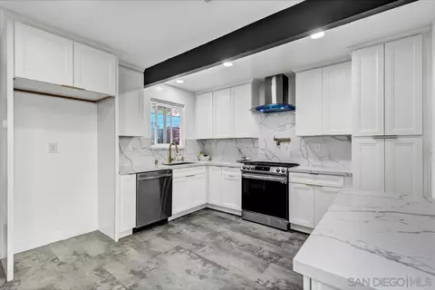 Kitchen - 12517 Metate Ln, Poway, CA 92064 photo 4 of 9