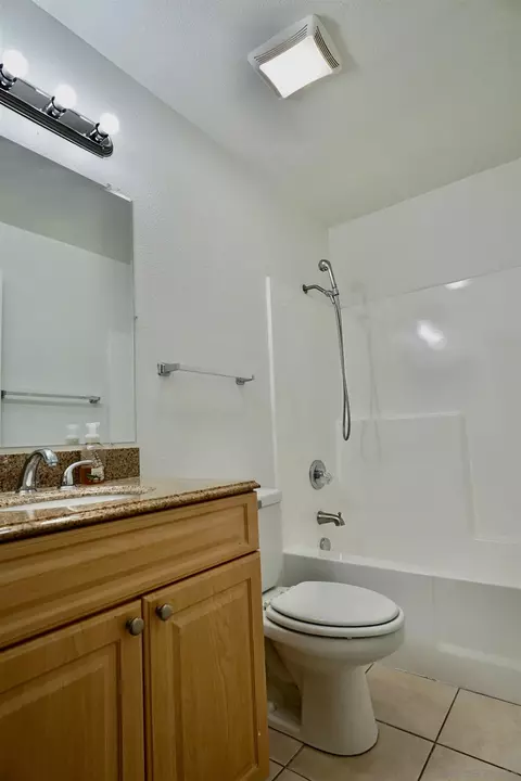 Bath - 1160 E Washington Ave #5, El Cajon, CA 92019 photo 3 of 5