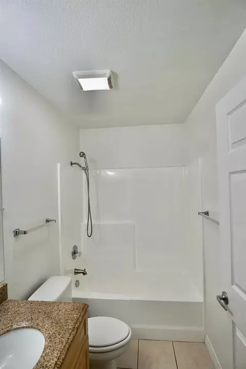 Bath - 1160 E Washington Ave #5, El Cajon, CA 92019 photo 1 of 5