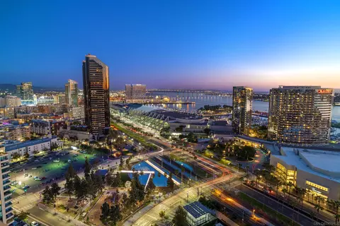 550 Front St #2305, San Diego, CA 92101