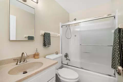 Bath - 1230 Caminito Septimo, Cardiff By The Sea, CA 92007 photo 3 of 3